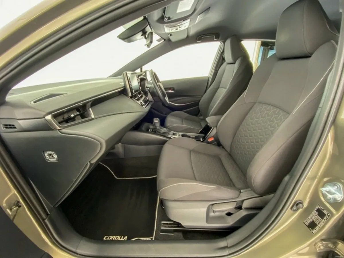 Toyota Corolla Luna Hatchback Hybrid - Image 6
