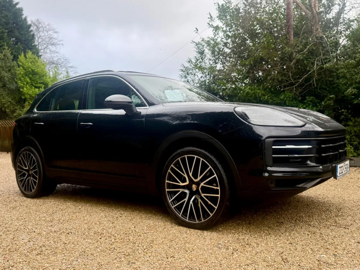 Porsche Cayenne E-HYBRID *New Model…Panoramic Sunr - Image 2
