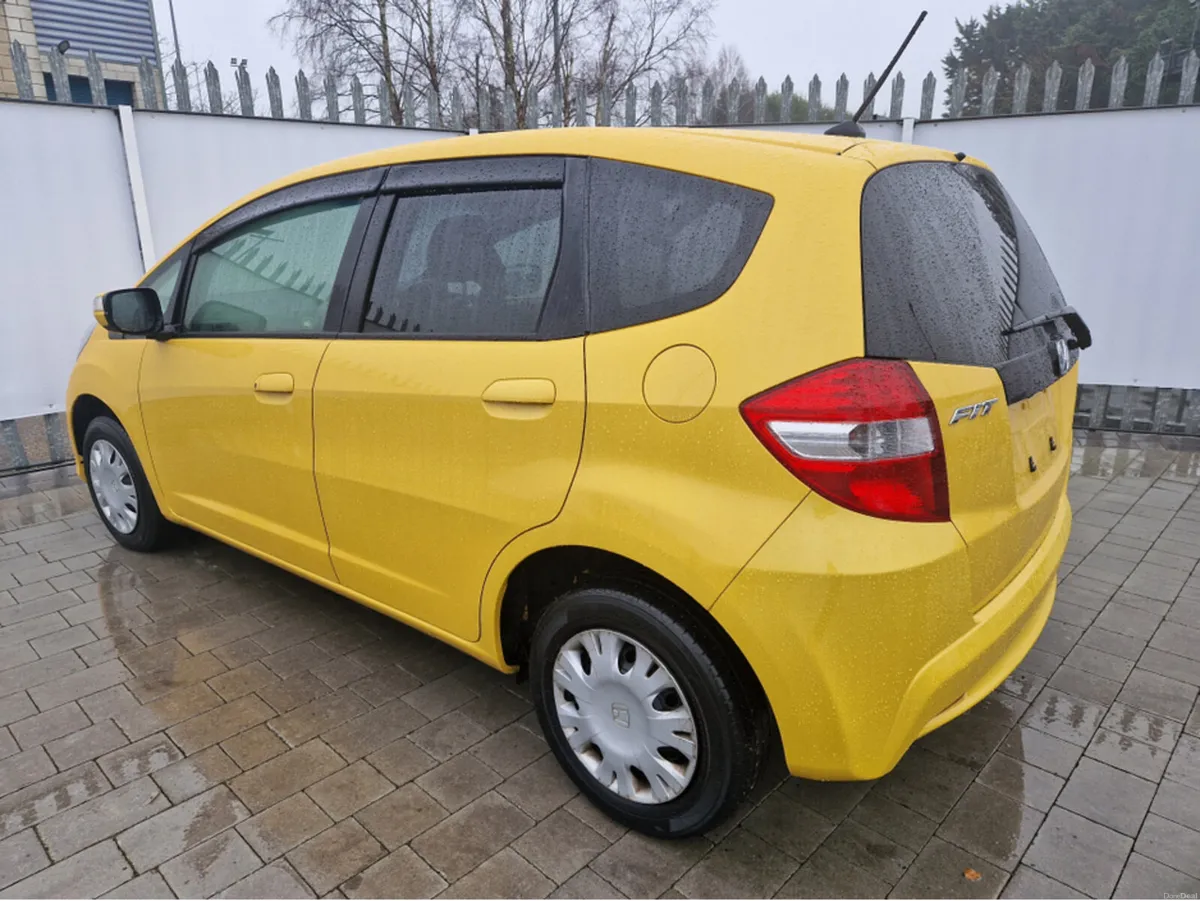 Honda Fit 1.3PETROL AUTO - Image 4