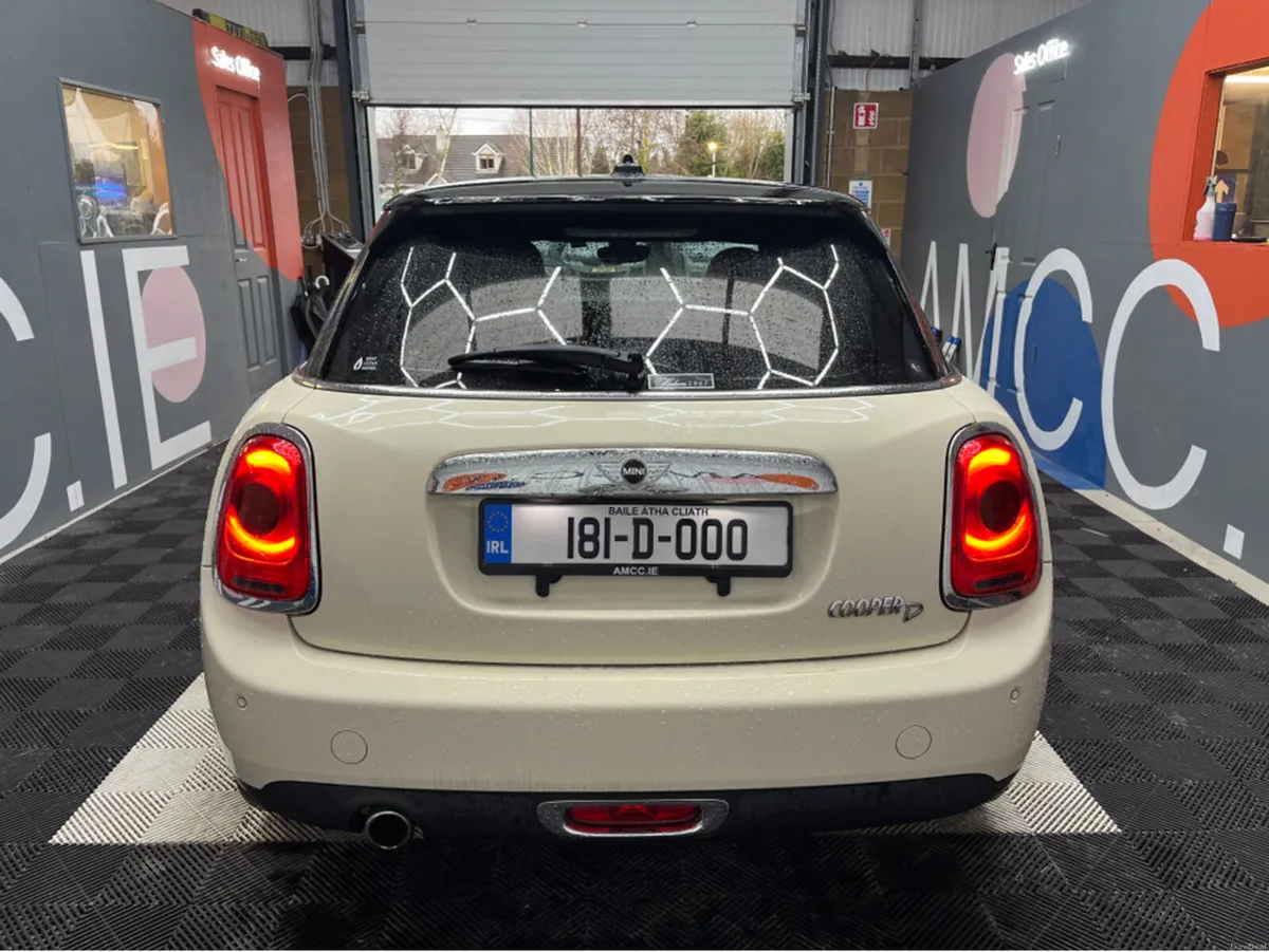 Mini Cooper 2018 MINI COOPER 5DOORS 1.5 AUTOMATIC - Image 3