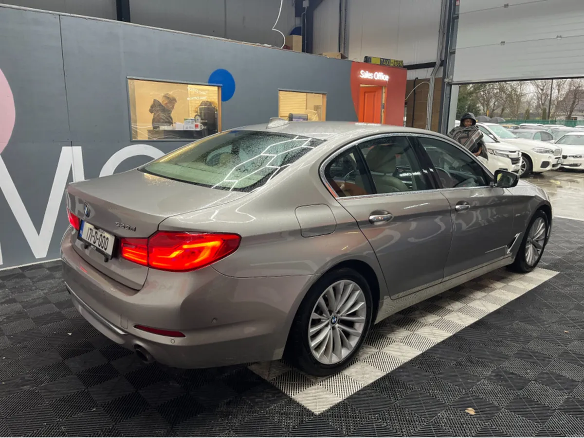 BMW 5-Series 2017 BMW 523D LUXURY 2.0 AUTOMATIC / - Image 2