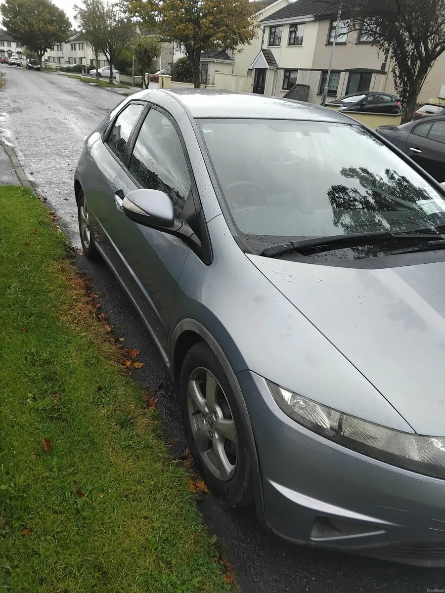 Honda Civic 2009 - Image 2