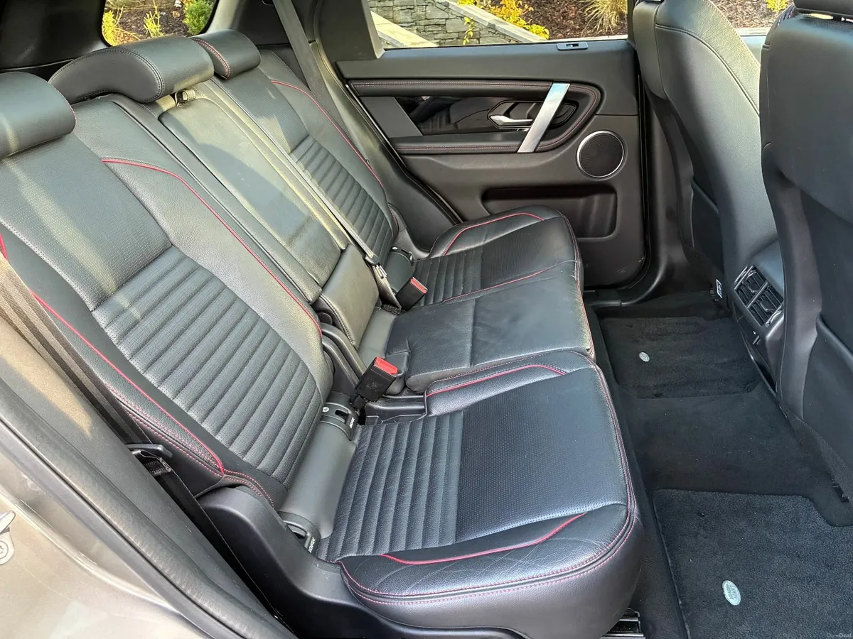 Land Rover Discovery Sport 2022 - Image 4