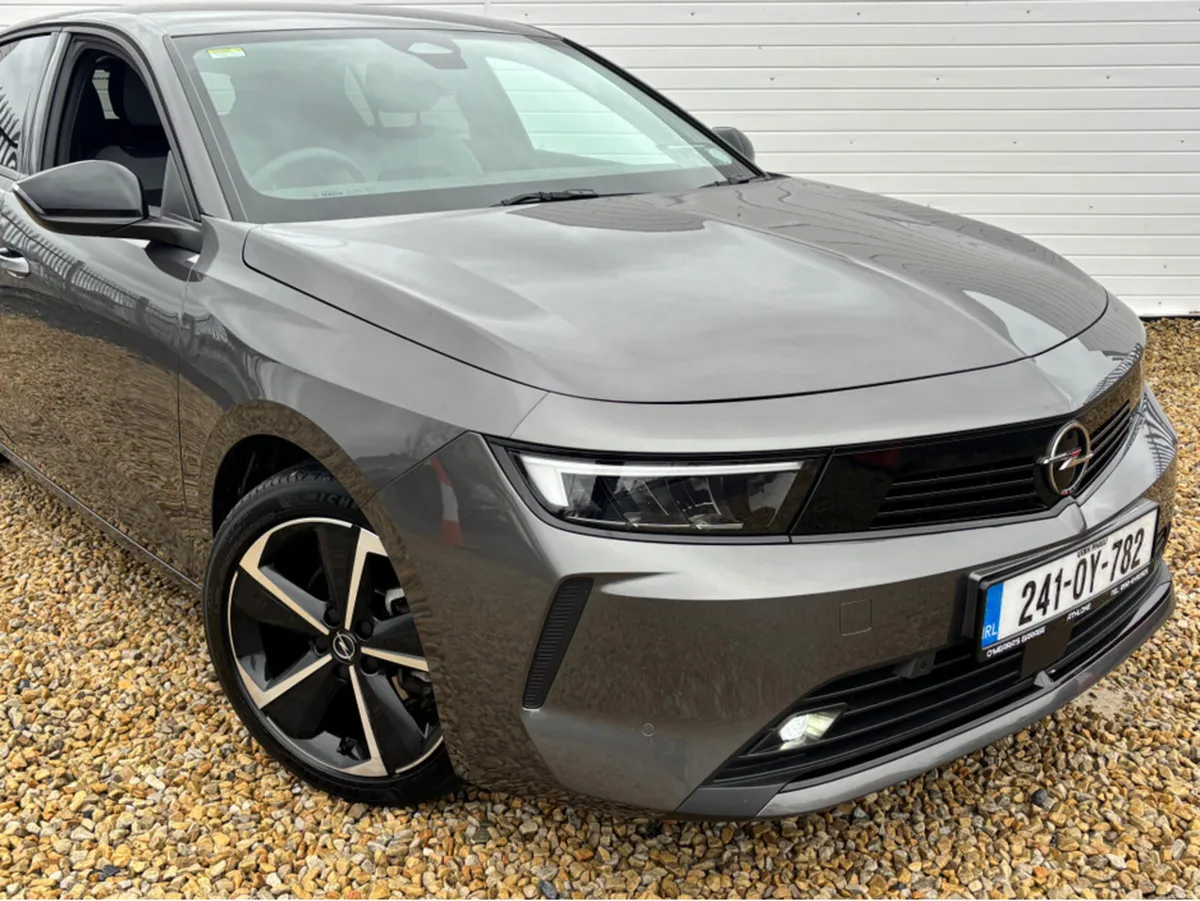 Opel Astra 5 DR HATCH-ELEG-1.2 110PS - Image 4