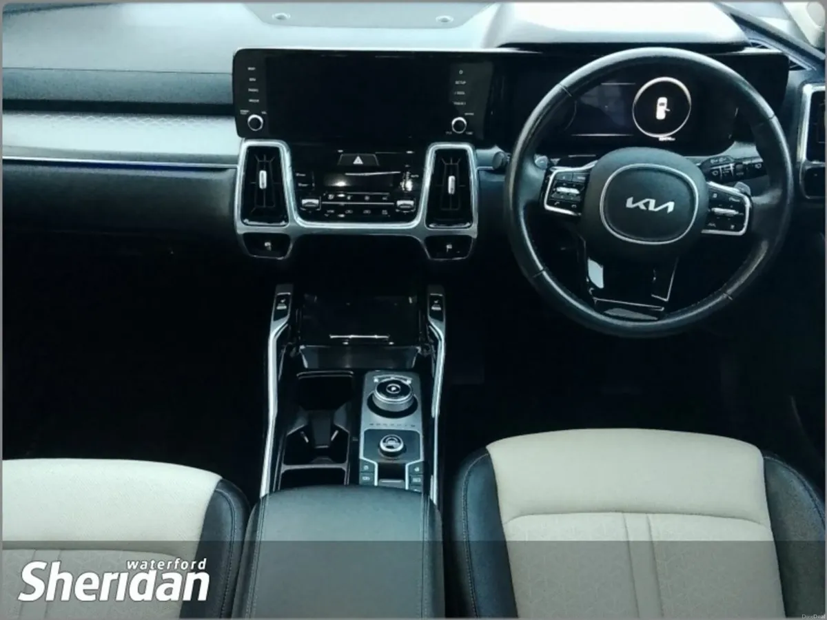 Kia Sorento 2.2 K3 4X2 Diesel 7 seats - Image 4