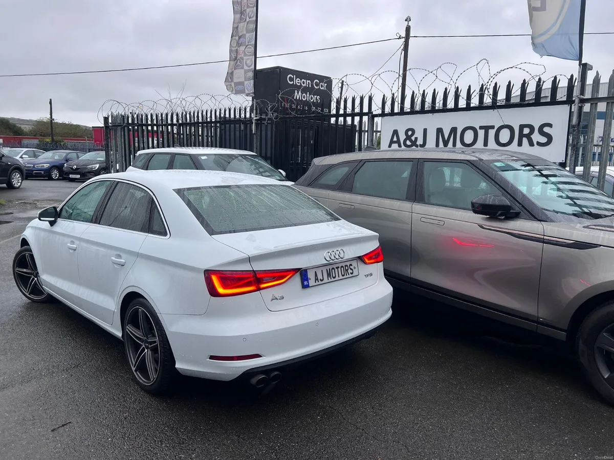 15 AUDI A3 Saloon 1.4  Automatic - Image 4