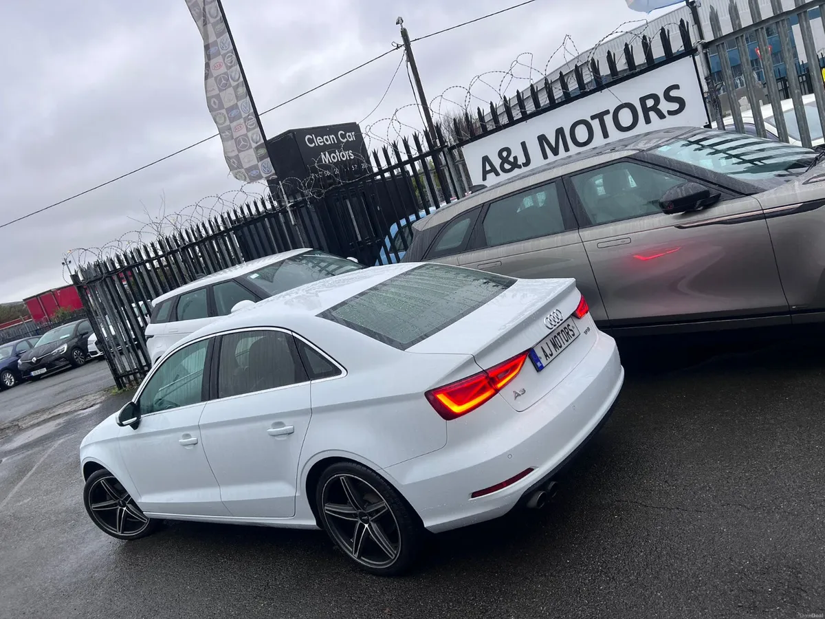 15 AUDI A3 Saloon 1.4  Automatic - Image 4