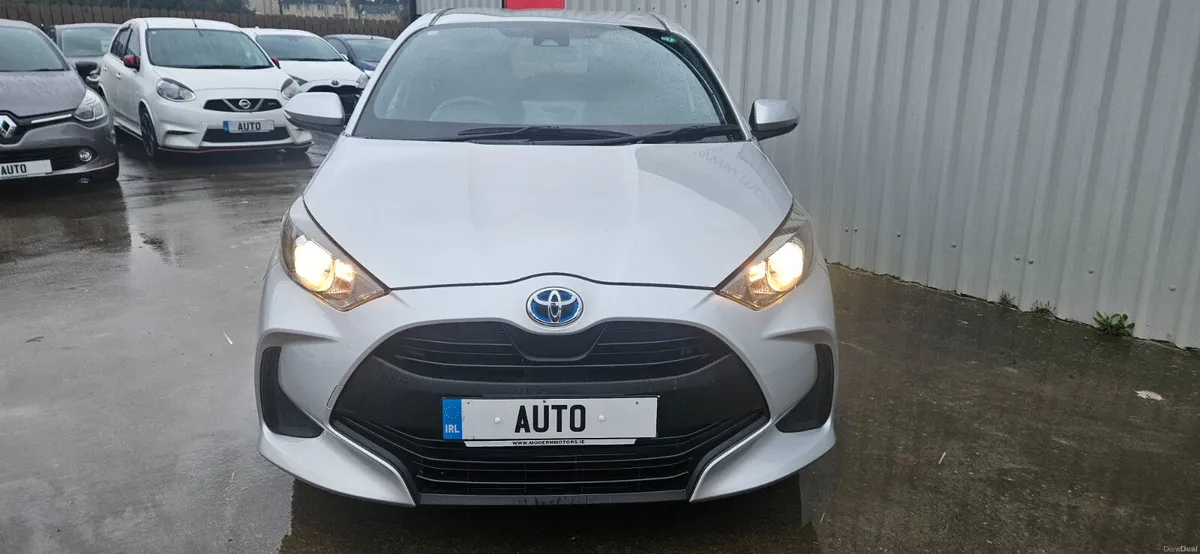 Toyota Yaris 1.5 hybrid/petrol 5dr new model - Image 3