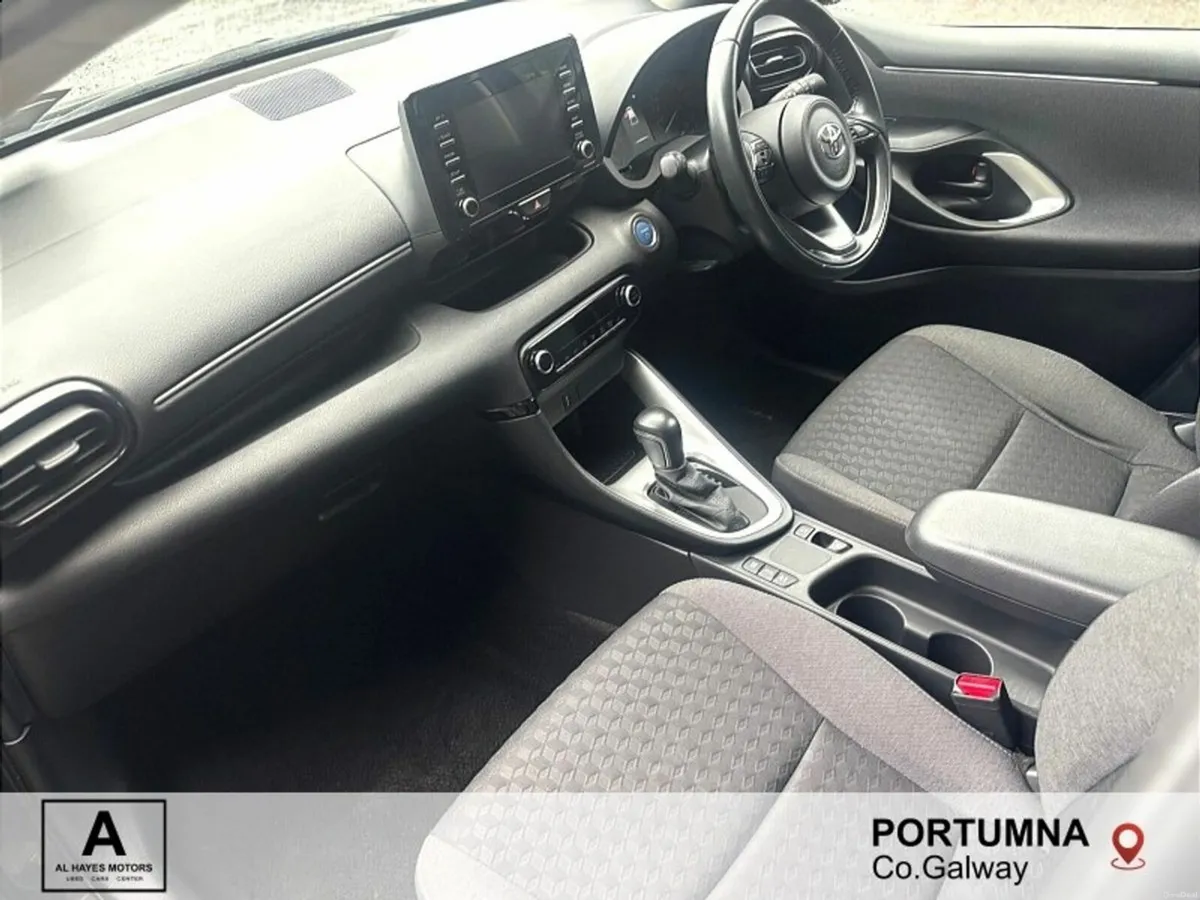 Toyota Yaris AUTOMATIC 1.5 Hybrid  Luna - Image 4
