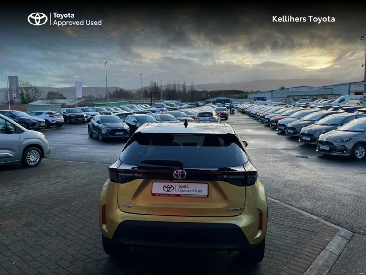 Toyota Yaris Cross Hybrid SOL - Image 4