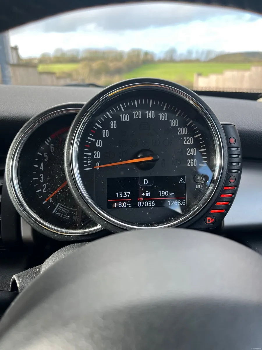 Mini Cooper 2016 - Image 2