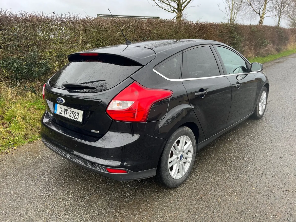 Ford Focus 2012 - Image 2