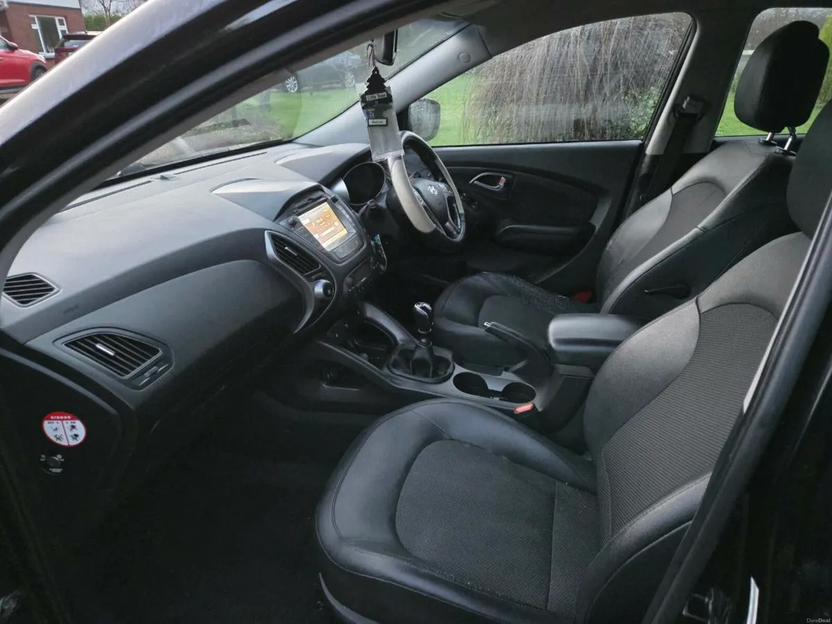 Hyundai ix35 NCT 01/27 Low Miles - Image 4