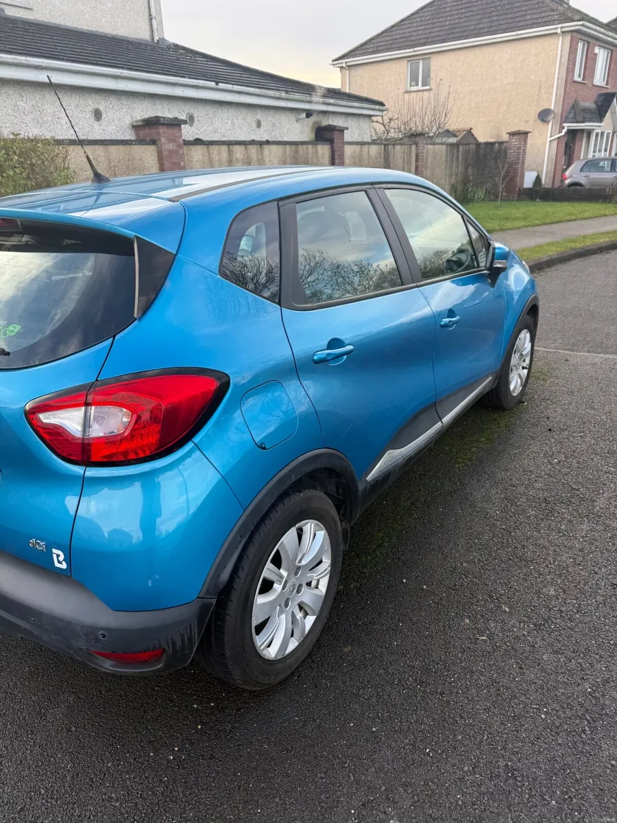 Renault Captur 2014 - Image 2