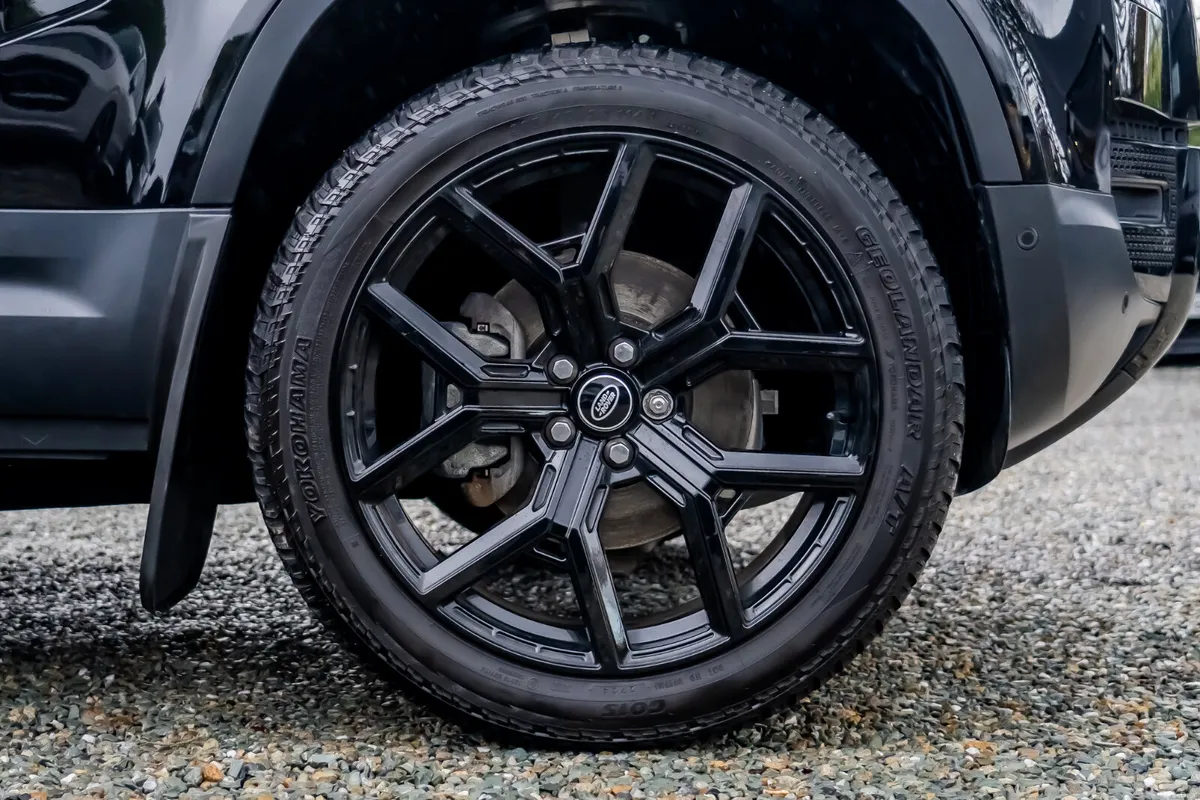 2025 Land Rover Defender 90 S D250 (PRICE EX VAT) - Image 4