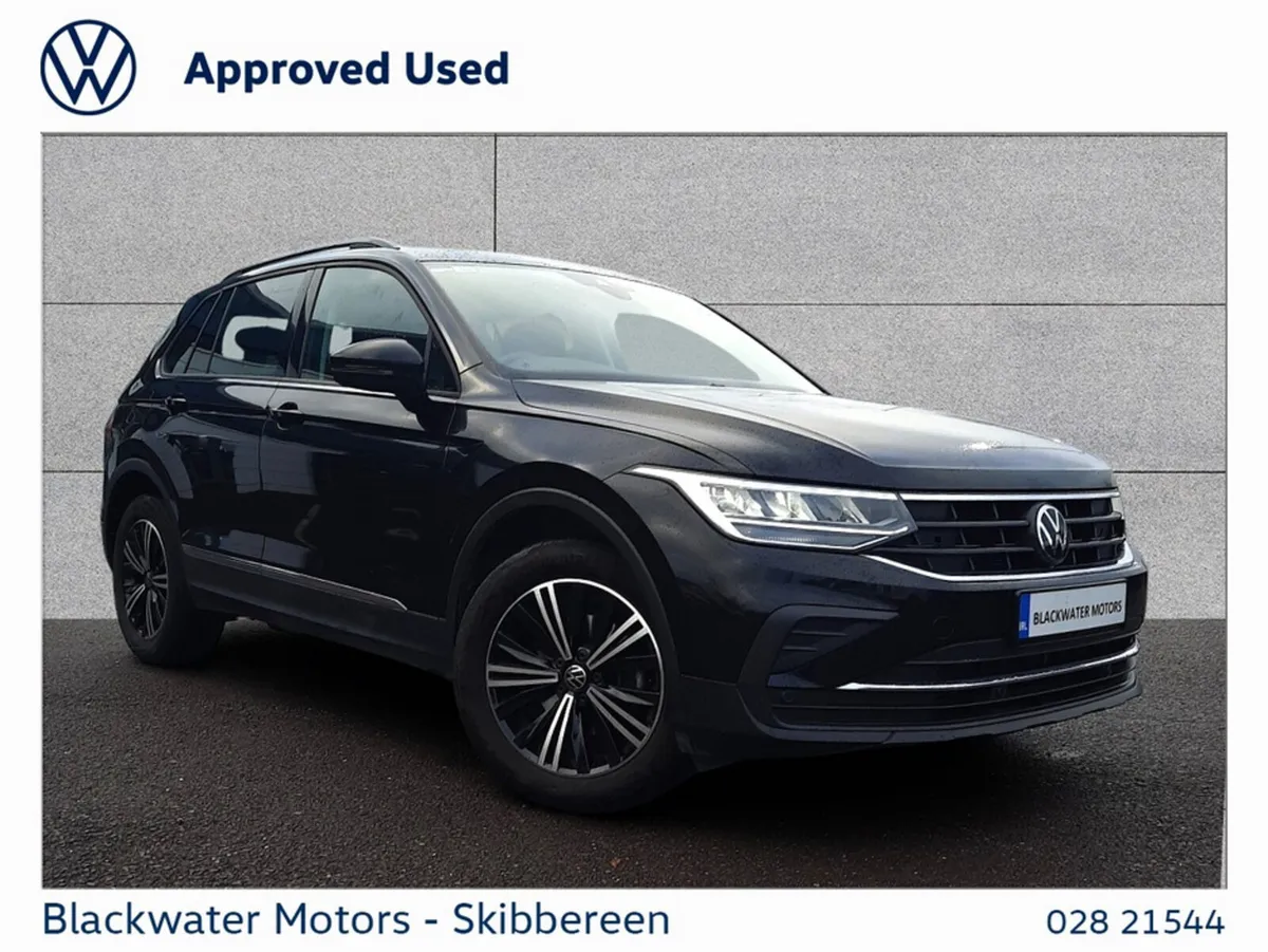Volkswagen Tiguan 2.0TDI 122BHP LIFE WITH REAR VIE - Image 1