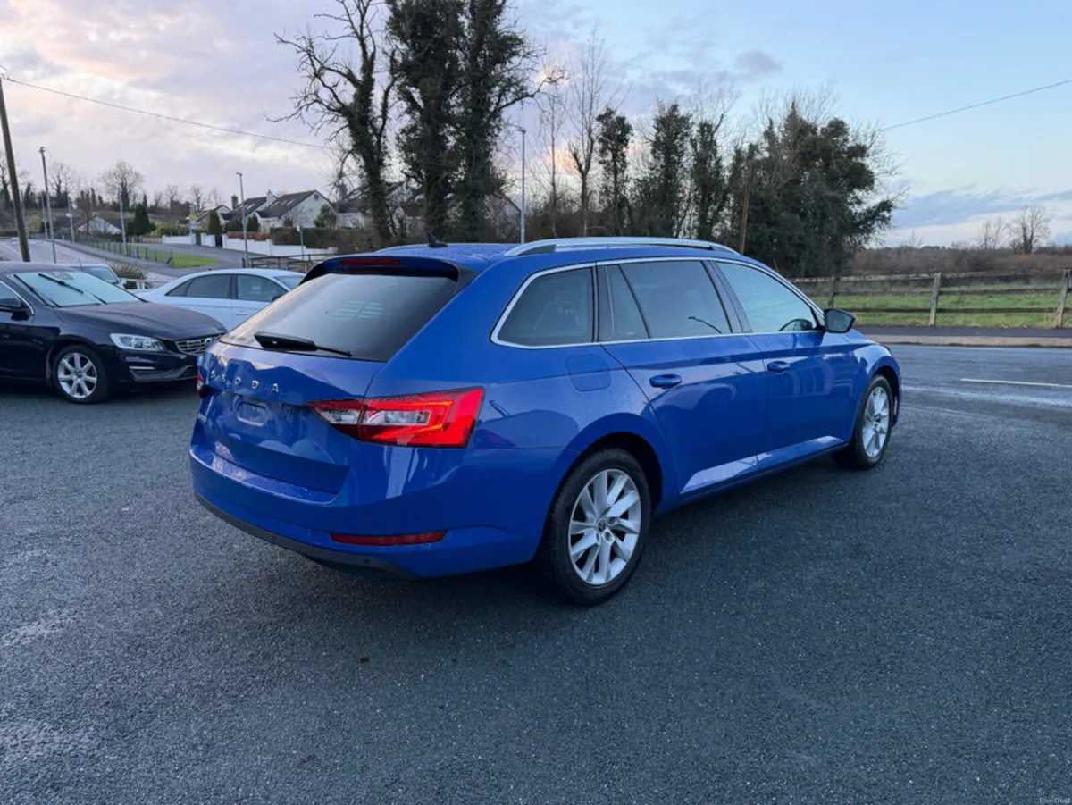 Skoda Superb 2.0 TDI SE TECHNOLOGY 150BHP ESTATE / - Image 4