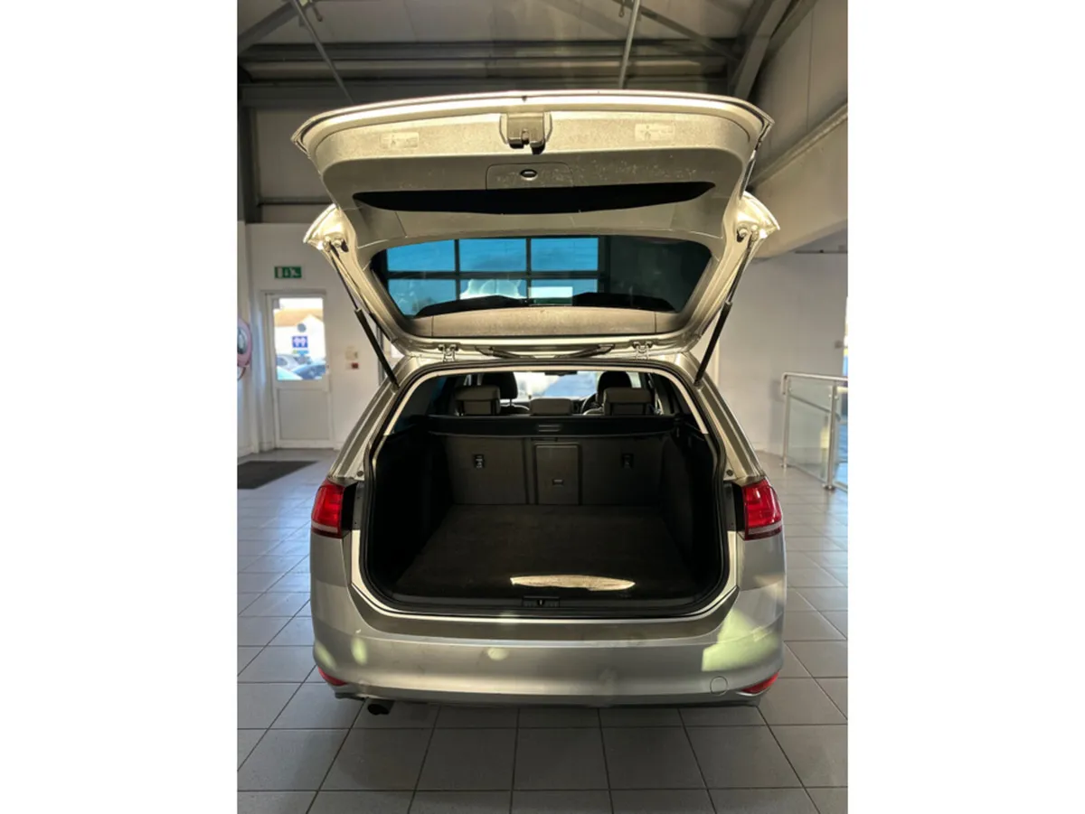 Volkswagen Golf DBA-AUCJZ 5DR AUTO - Image 1