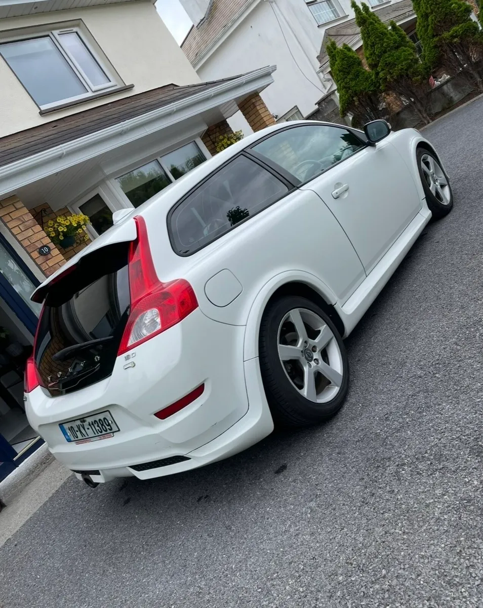 Volvo C30 - Image 1