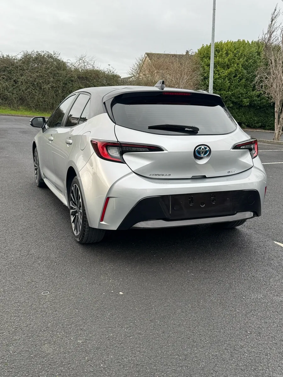 Toyota corolla - Image 4