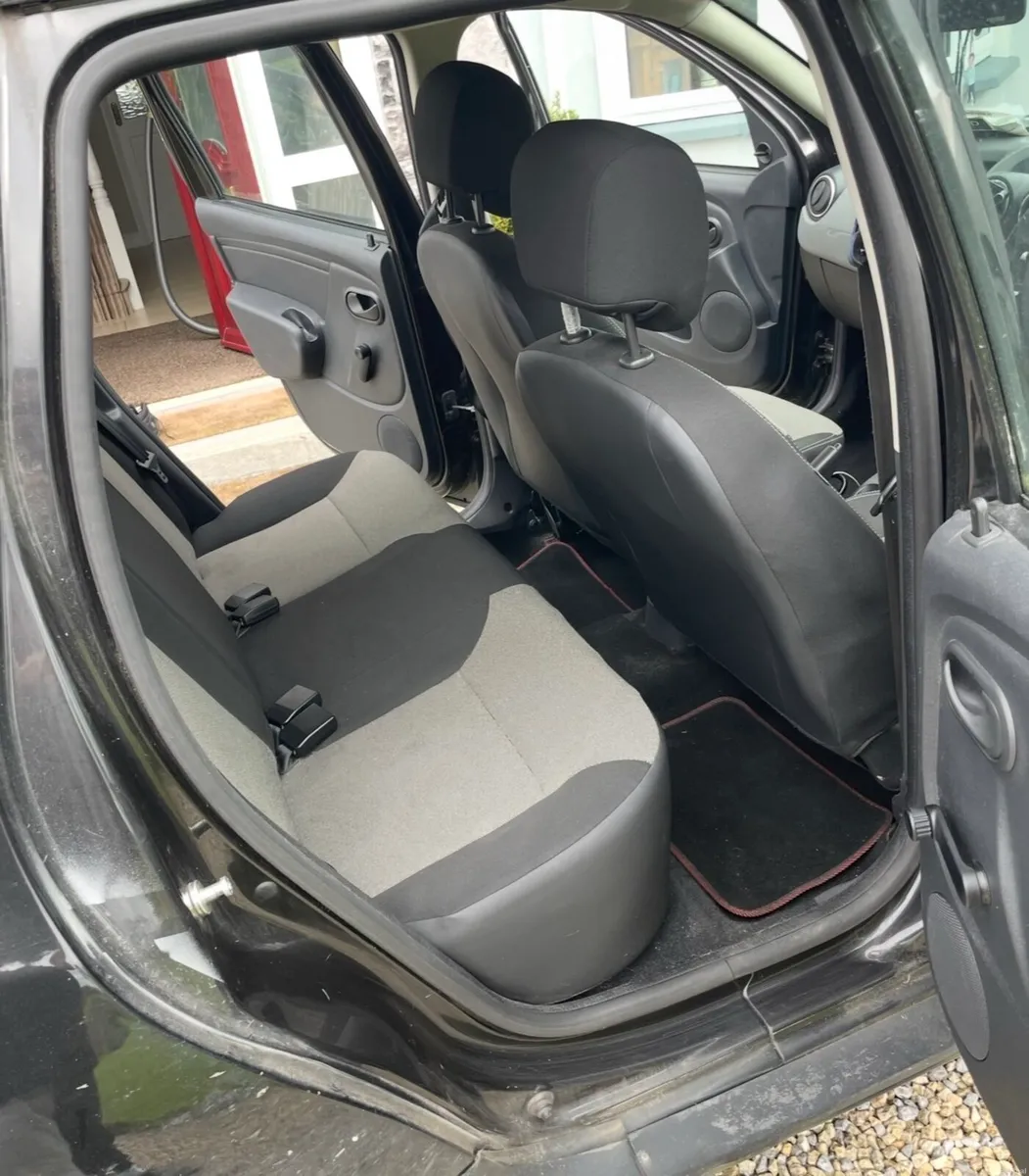 2016 Black Dacia Duster 1.5L Diesel - Image 4