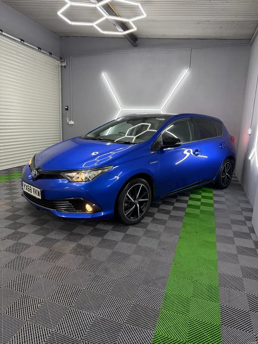 Toyota Auris 2018 - Image 1