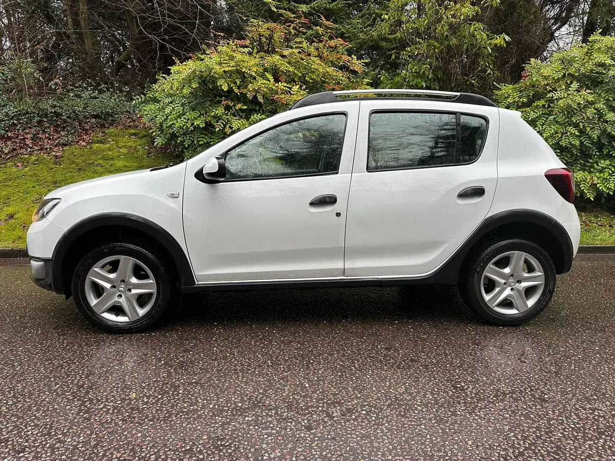 15 Dacia Sandero Stepway Just Nct.. - Image 2