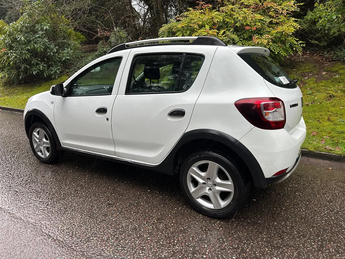 15 Dacia Sandero Stepway Just Nct.. - Image 4