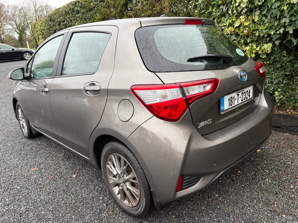 Toyota Yaris 2018 Hybrid - Image 3