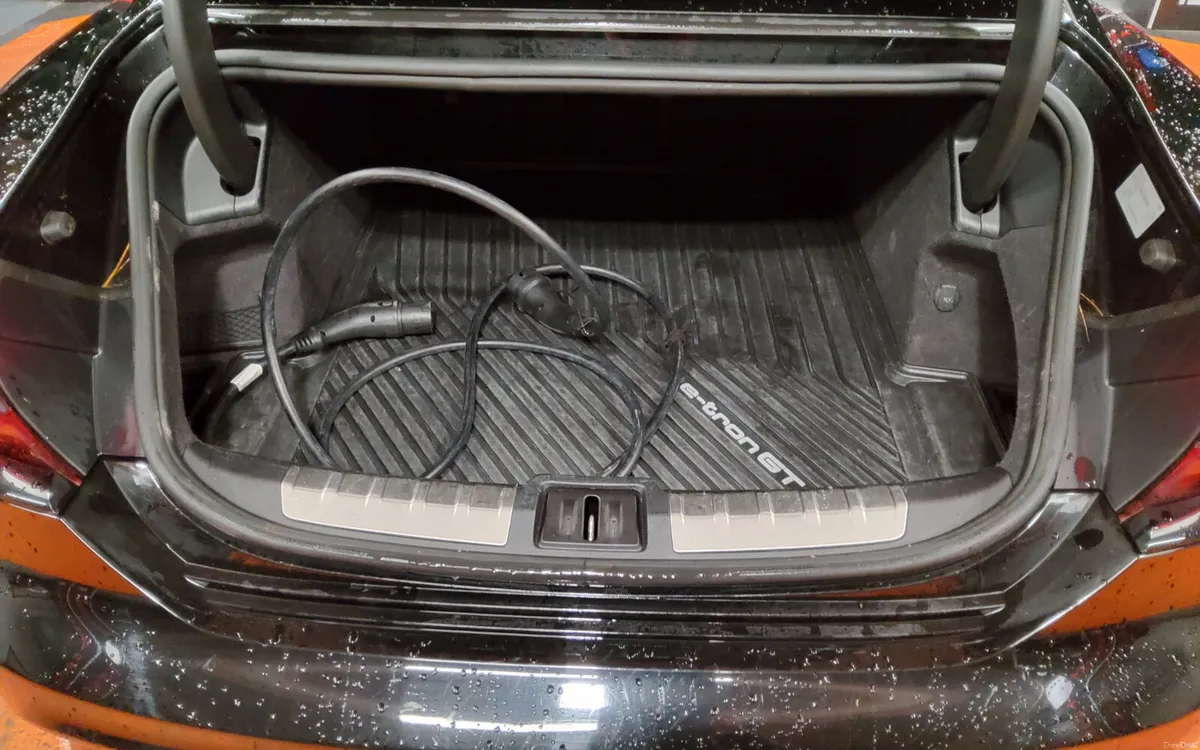 Audi e-tron 2022 - Image 3