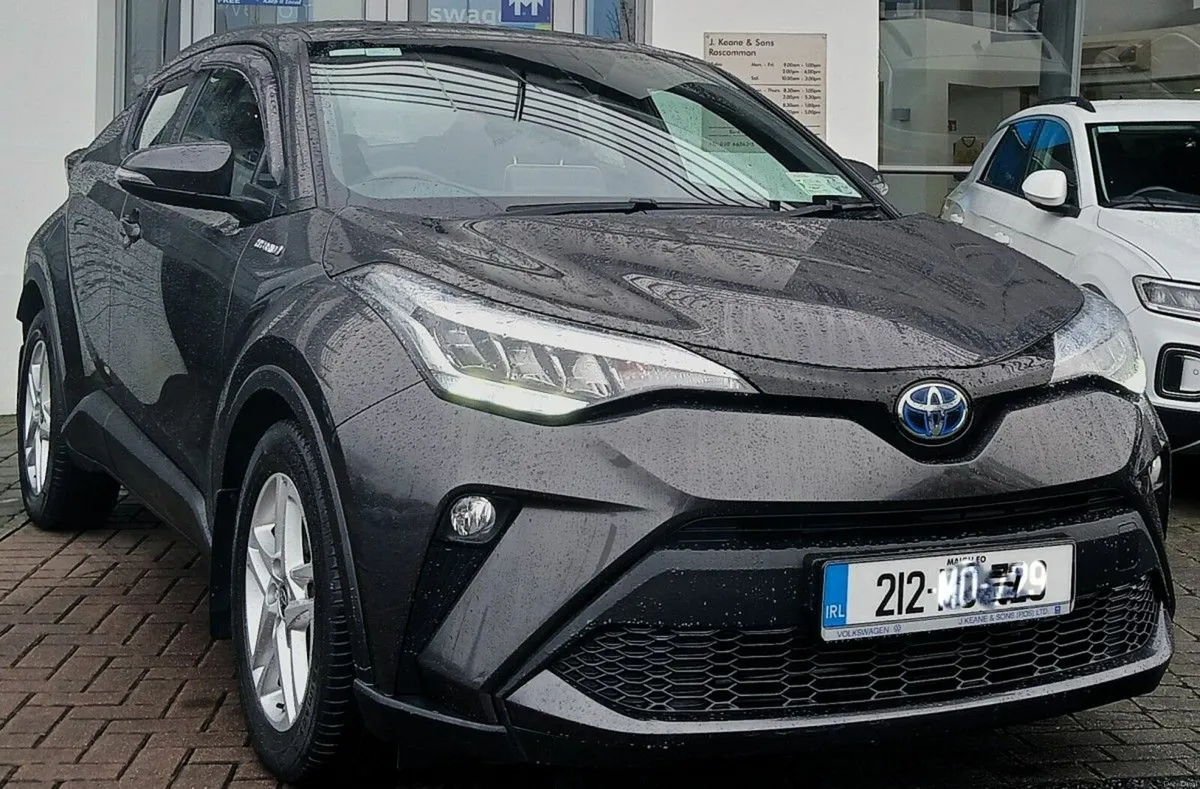 Toyota C-HR 1.8 HYBRID LUNA **AUTOMATIC, REAR VIEW - Image 1