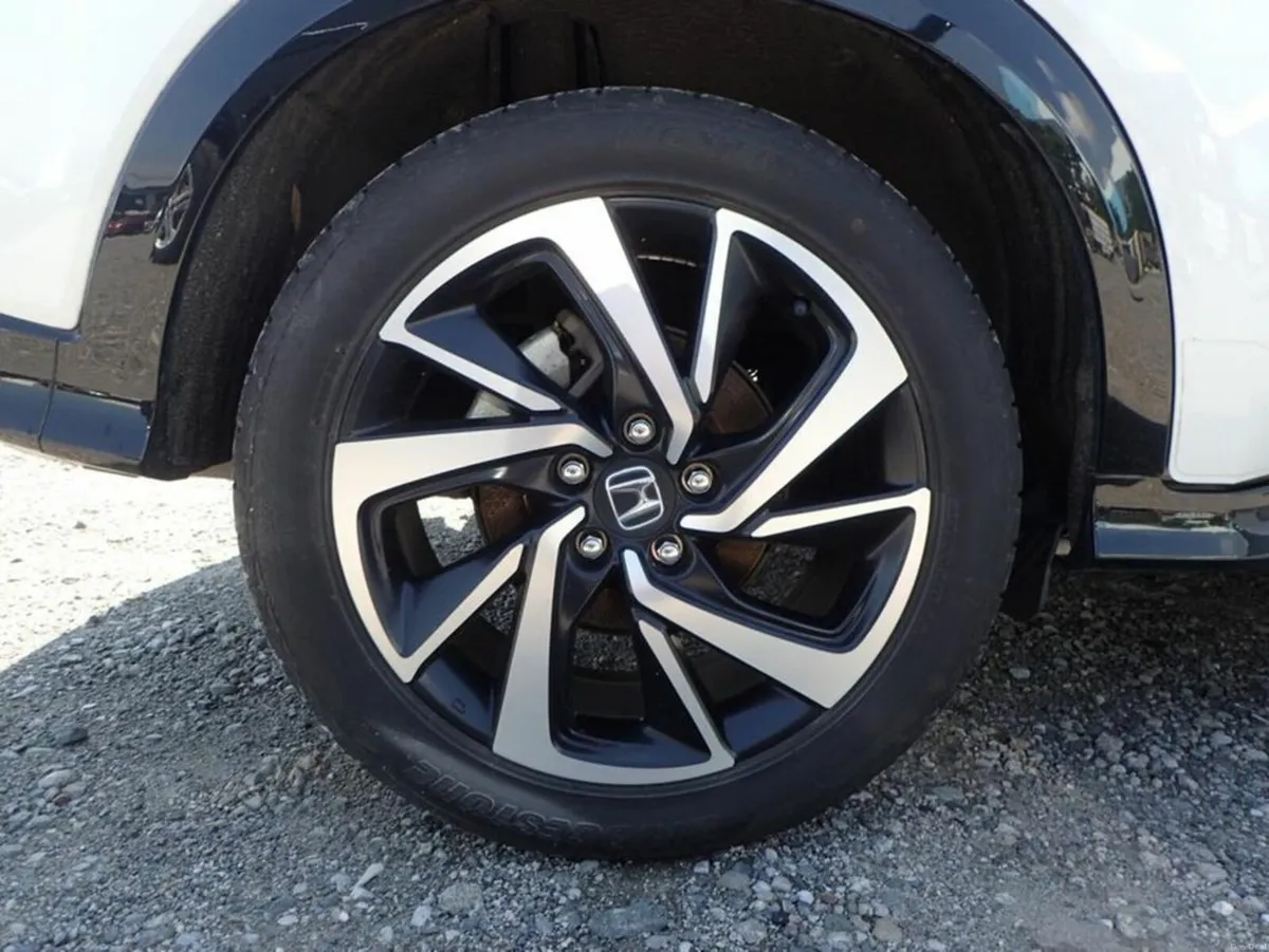 Honda Vezel RS Honda Sensing - Image 3