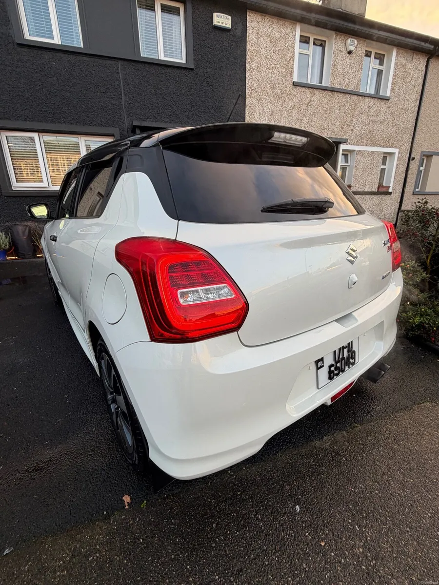 Suzuki Swift 17 yr. RS 1.2  AUTOMATIC  HYBIRD - Image 2