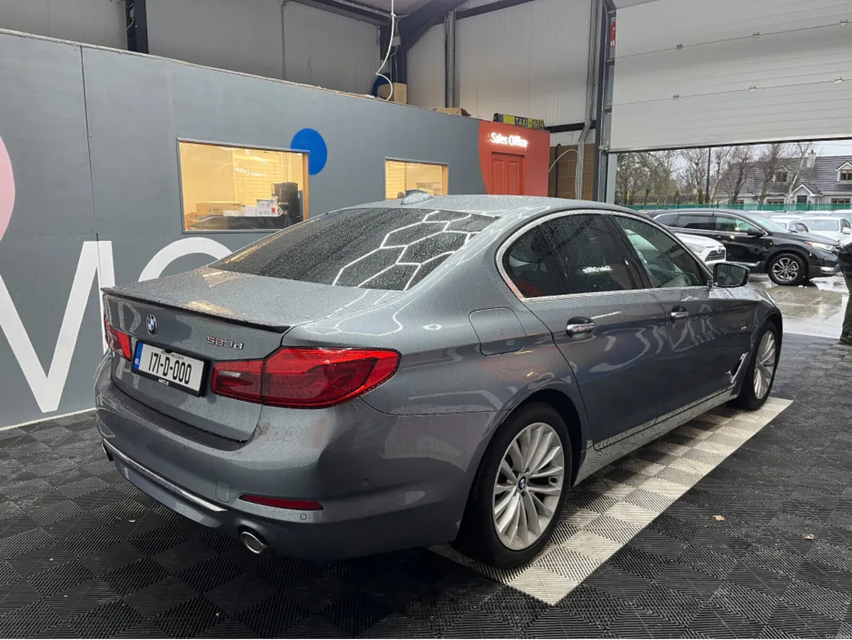 BMW 5-Series 2017 BMW 523D LUXURY 2.0 AUTOMATIC / - Image 2