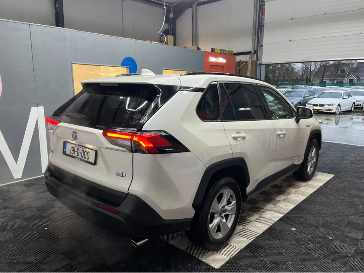 Toyota RAV4 2019 TOYOTA RAV4 HYBRID X 2.5 AUTOMATI - Image 2