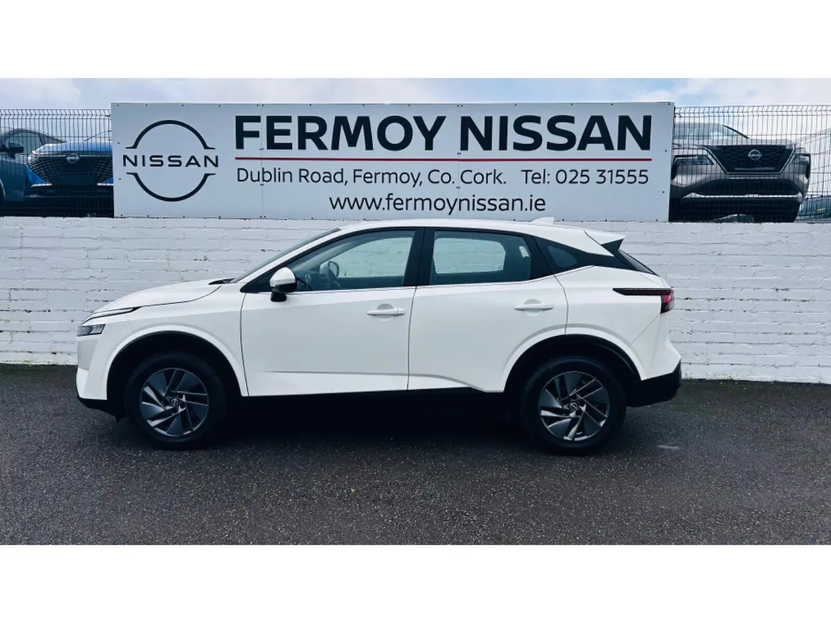 Nissan Qashqai REVERSE CAMERA + REAR PARK SENSORS - Image 2