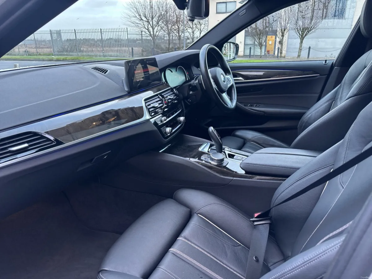 BMW 5-Series 2.0L Petrol Plug-In Hybrid Automatic - Image 3