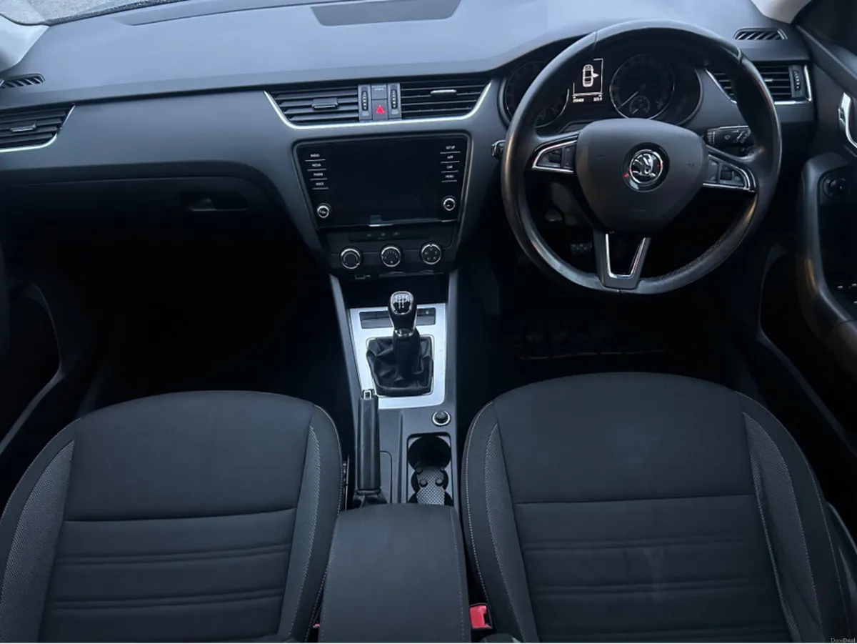Skoda Octavia AMBITION 1.6 TDI 90HP 4 4DR - Image 2