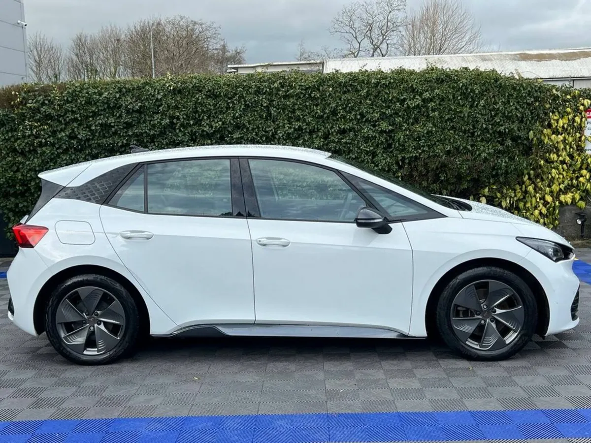 Cupra Born V1 58KWH // VERY LOW MILEAGE // ADAPTIV - Image 2