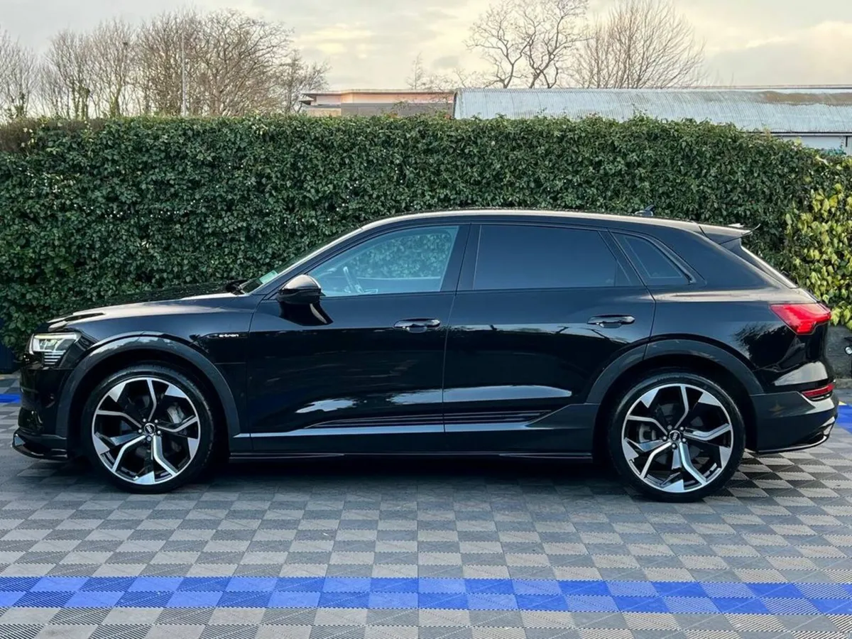 Audi e-tron 50 QUATTRO RS-PERFORMANCE // BLACK STY - Image 3