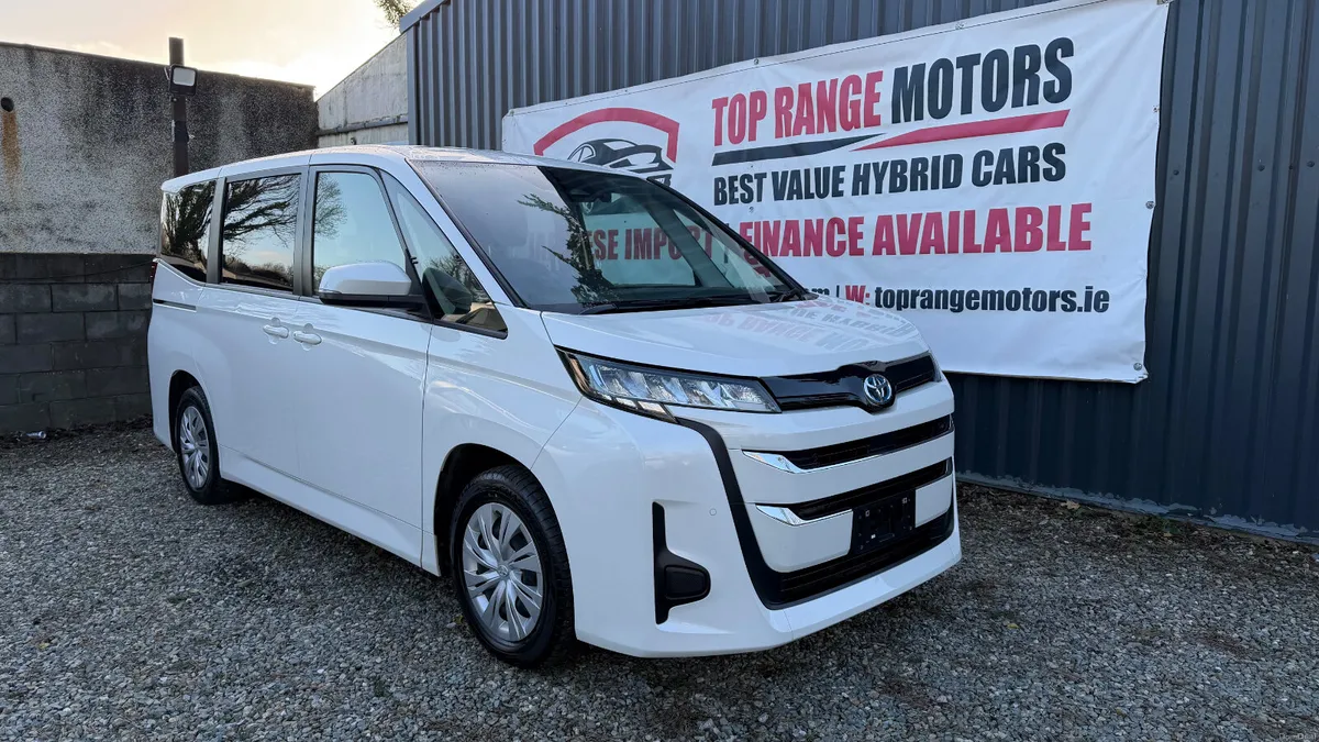 Toyota Noah 2022 - Image 1