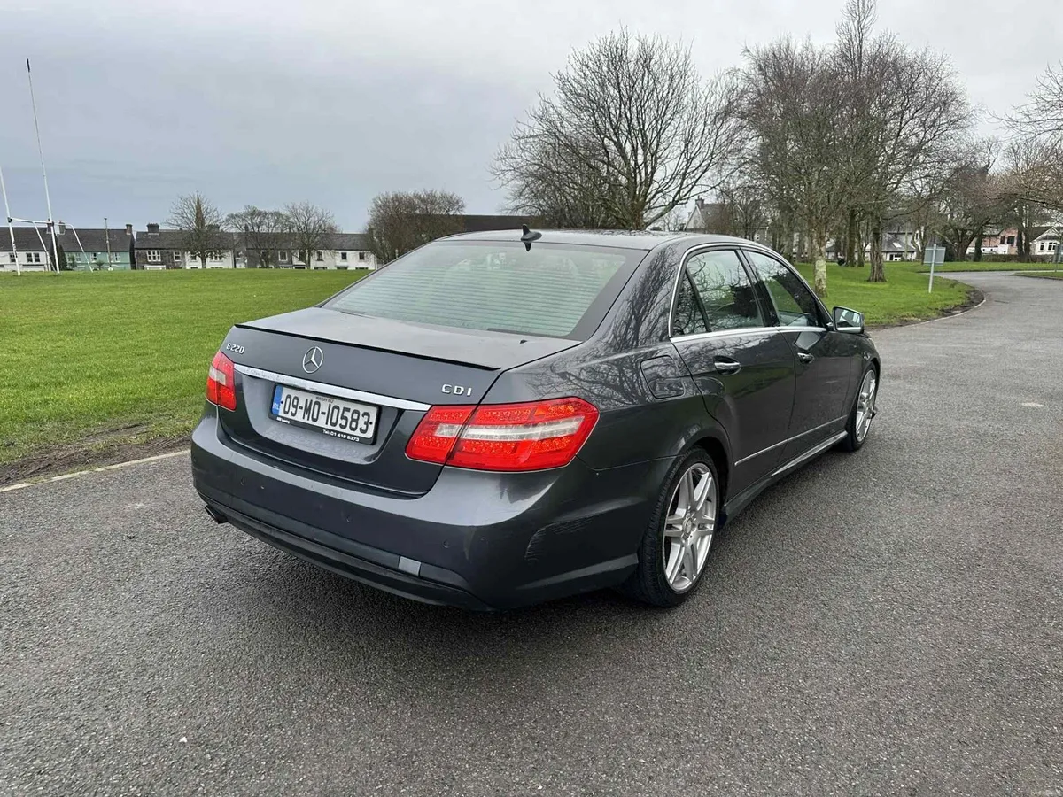 Mercedes E220 Amg - Image 4
