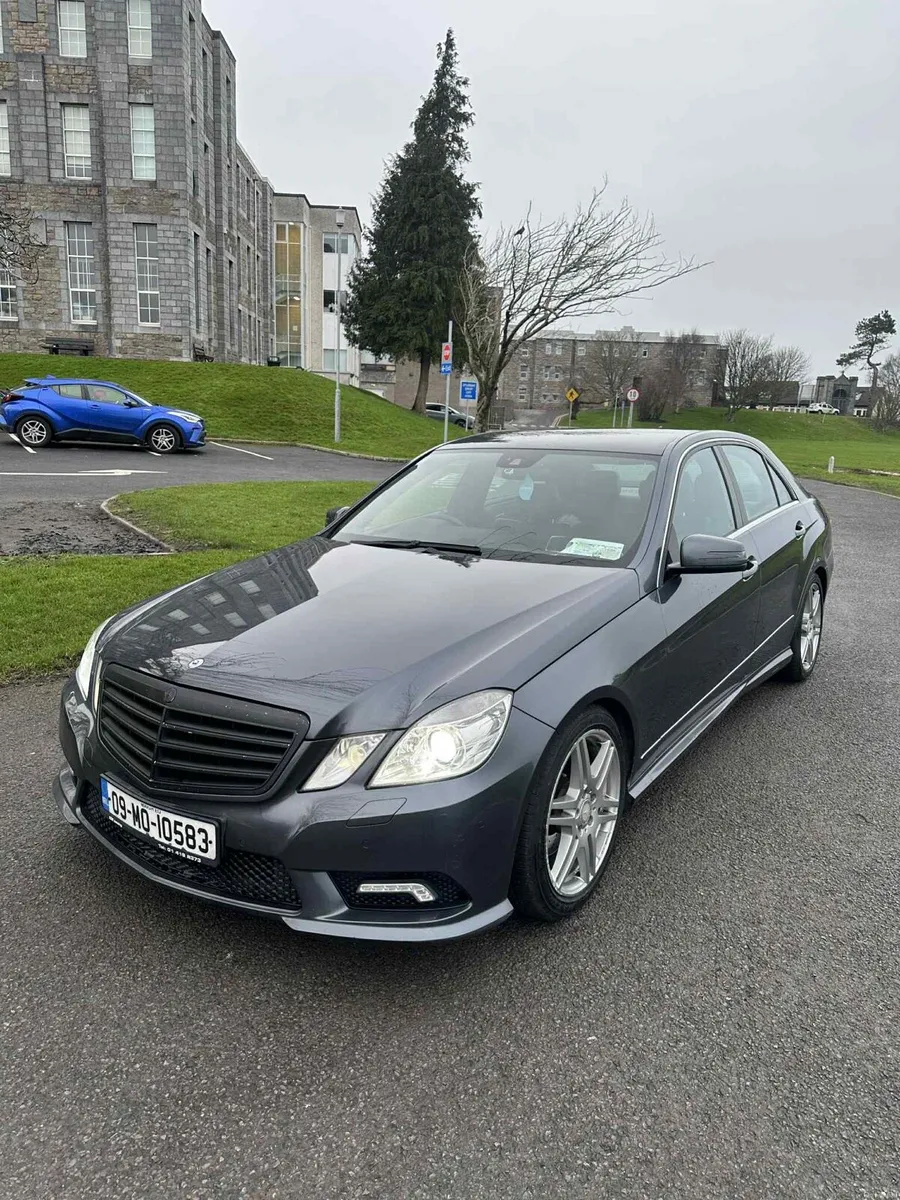 Mercedes E220 Amg - Image 2