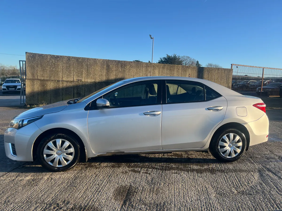 Toyota Corolla 2015 - Image 4