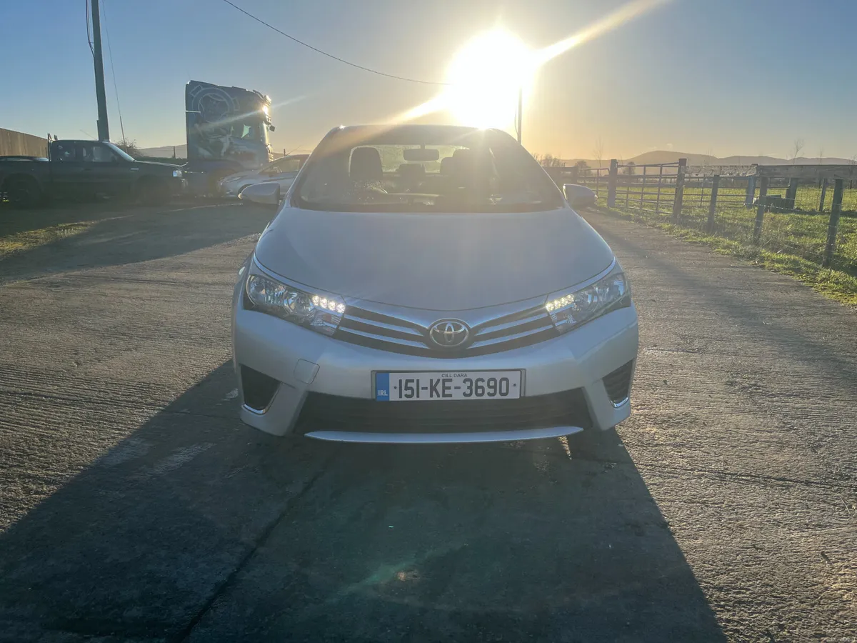 Toyota Corolla 2015 - Image 2