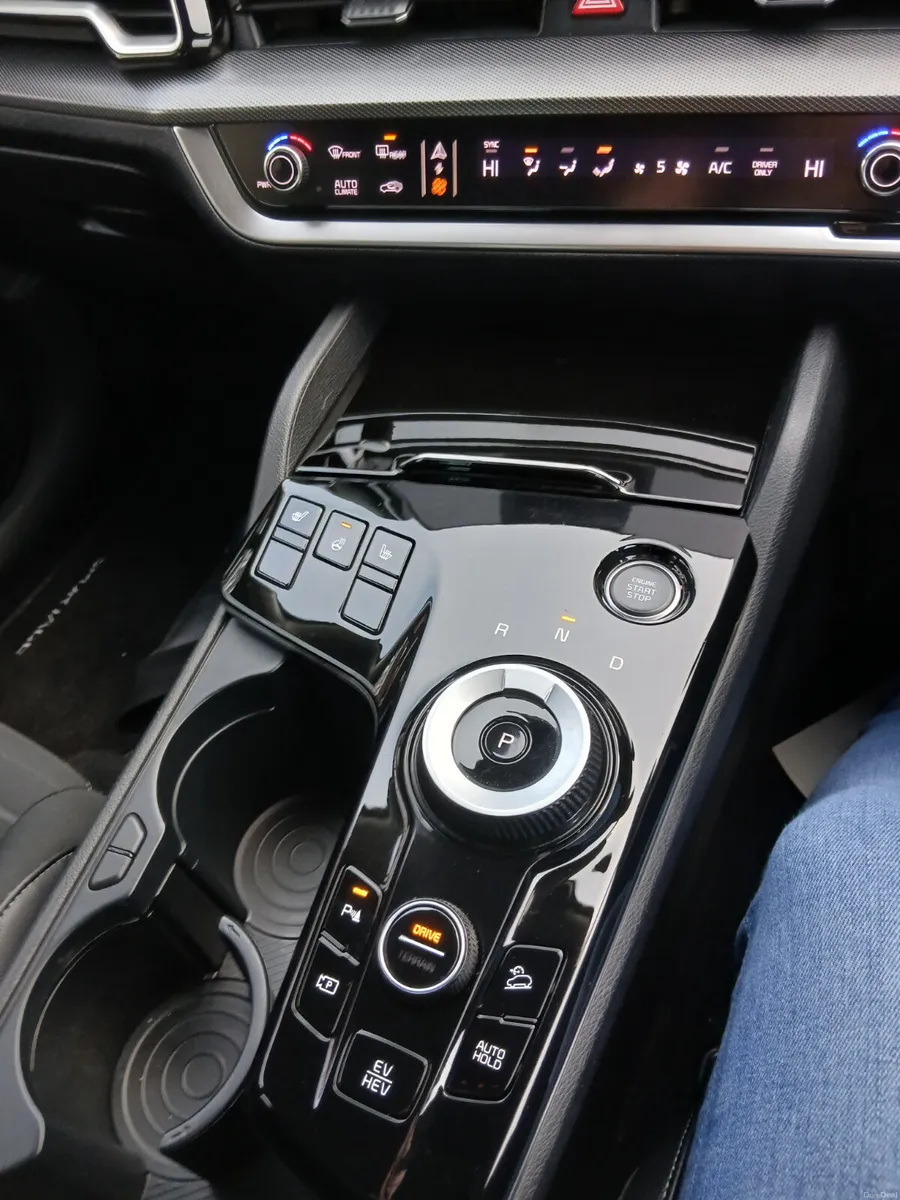 Kia Sportage 2023 - Image 2