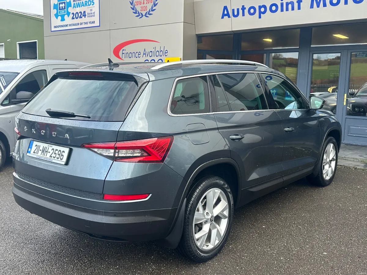 2.0 TDI STYLE DSG (150BHP) - SAVE 2000eur - Image 3