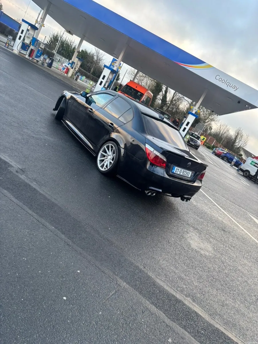 BMW 5-Series 2007 - Image 1