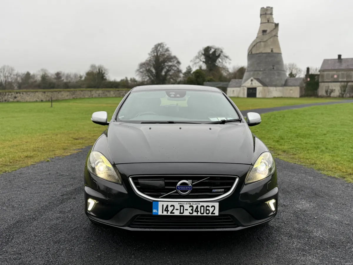 2014 Volvo V40 T5 (245hp) R-Design Geartronic - Image 2