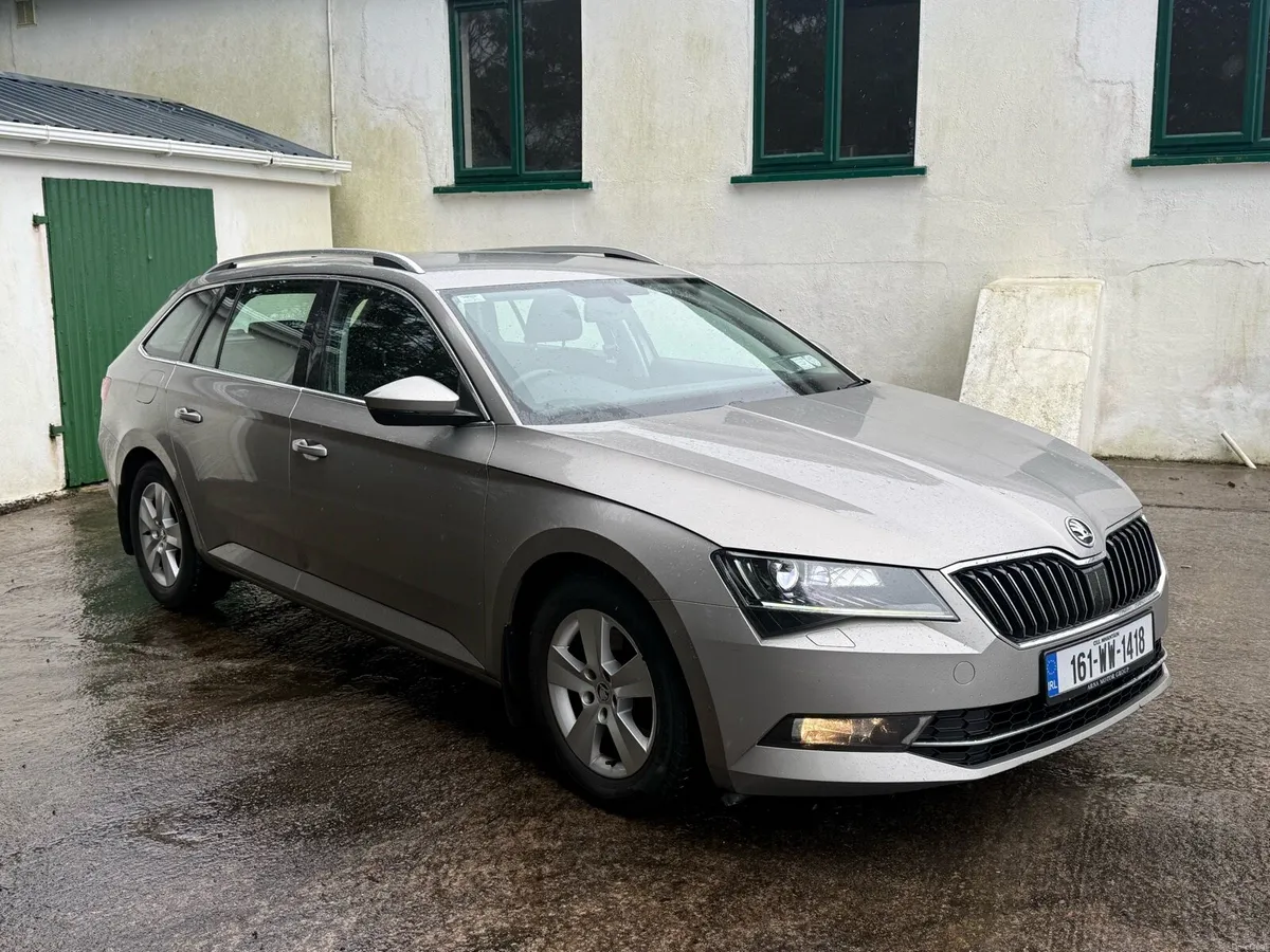 2016 Skoda Superb Estate - Image 4
